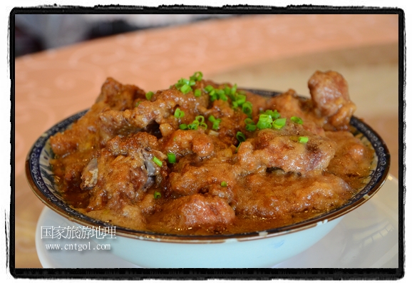 此次攝制組通過(guò)拍攝婺源代表名菜糊豆腐、粉蒸肉、荷包紅魚(yú)、賽鵝頸及地方小吃清明果、灰汁果、糯米子糕等來(lái)詮釋婺源美食經(jīng)典，展示婺源食文化，打造獨(dú)屬婺源的美食符號(hào)。